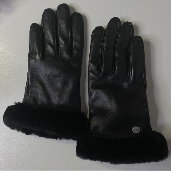 UGG Accessories - UGG Leather Cashmere Blend Shearling Cuff Gloves